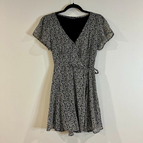 Abercrombie & Fitch Dark Floral Wrap Dress Mini size Small - Picture 1 of 6